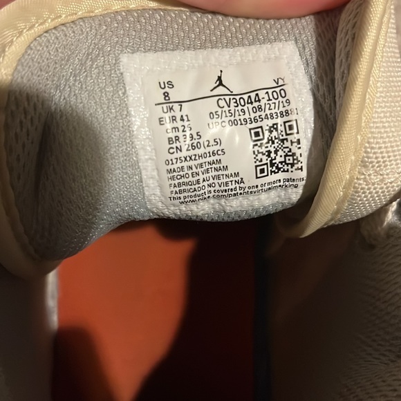 Nike Air Jordan 1 Mid Milan - Picture 8 of 8